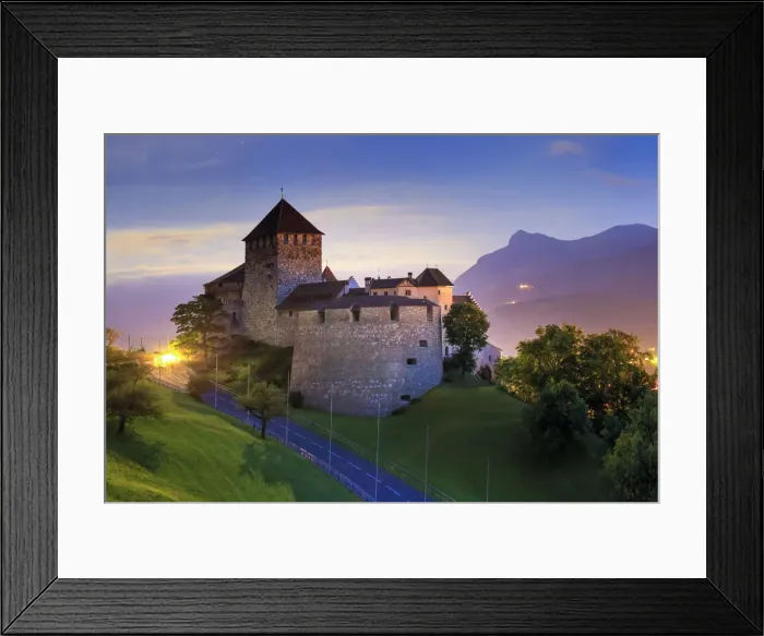 Framed Print : Liechtenstein, Vaduz, Vaduz Castle (Schloss Vaduz) Framed Print : Liechtenstein, Vaduz, Vaduz Castle (Schloss Vaduz)