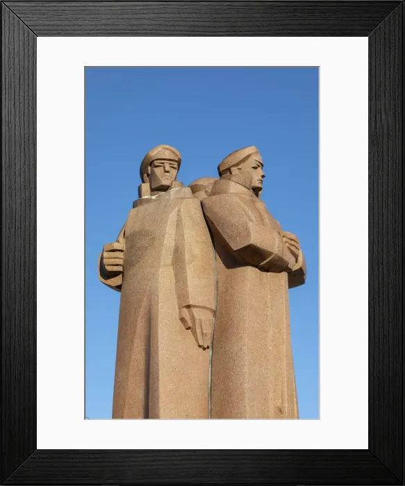 Framed Print : The Latvian Riflemen Monument, Old Town, Riga, Latvia, Northern Europe Framed Print : The Latvian Riflemen Monument, Old Town, Riga, Latvia, Northern Europe