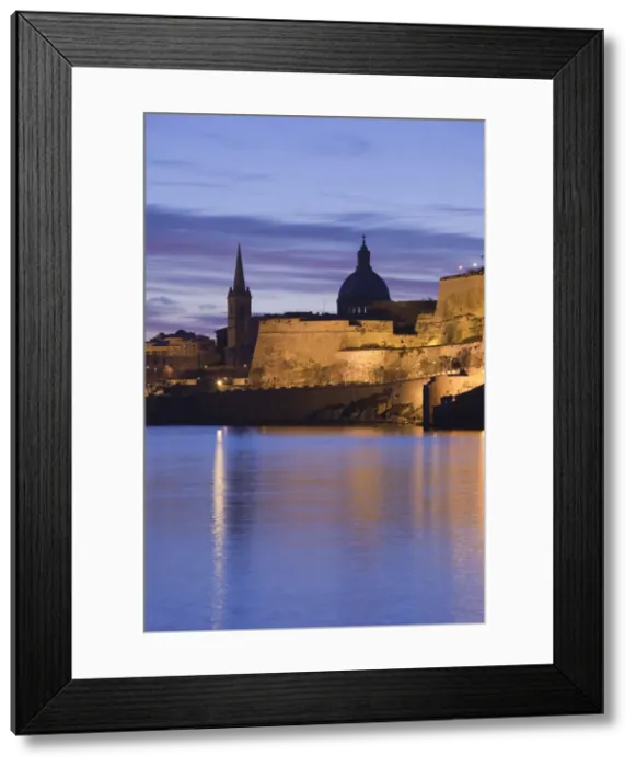 Framed Print : Malta, Valletta, Marsamxett Harbor and city walls Framed Print : Malta, Valletta, Marsamxett Harbor and city walls