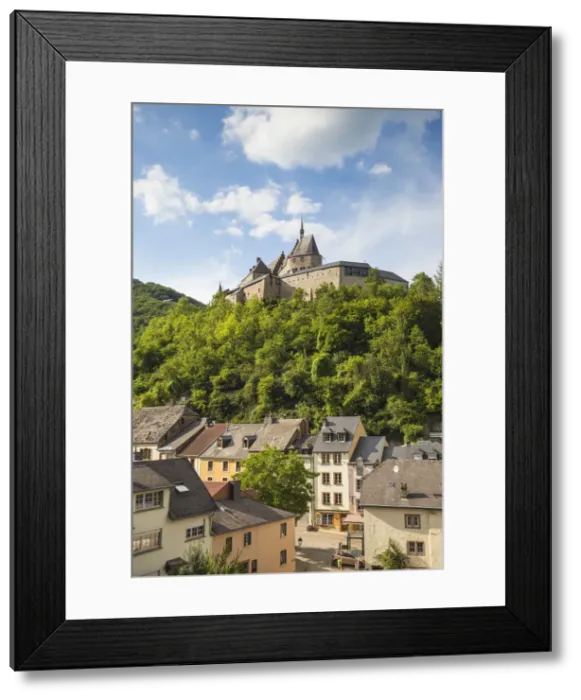 Framed Print : Luxembourg, Vianden, View of Vianden Castle above the town