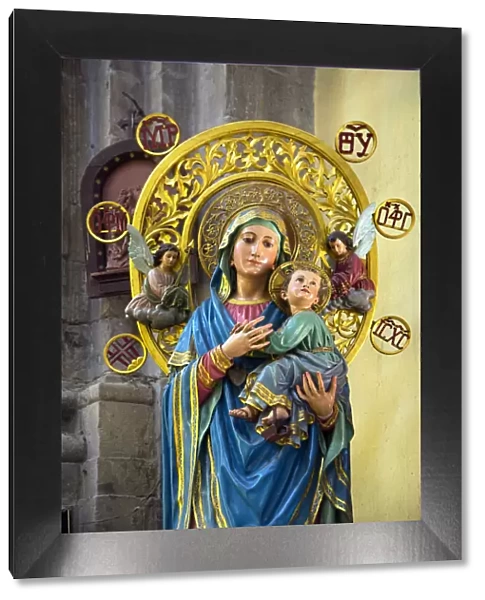 Mexico, Mexico City, Virgin Mary & Christ Child Statue, Iglesia de la Santisima Trinidad