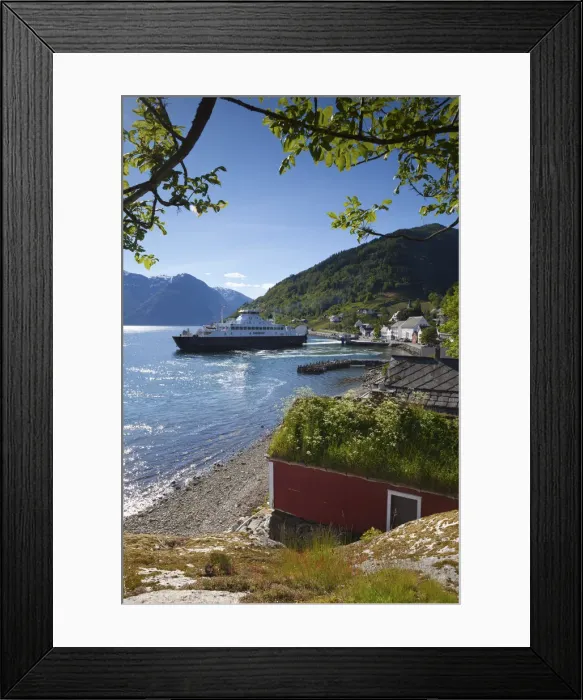 Framed Print : The picturesque village of Utne nestled into a little bay in the idyllic Hardangerfjord