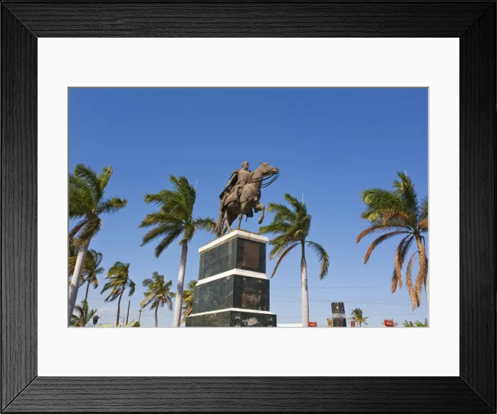 Framed Print : Nicaragua, Managua, Zona Monumental, Statue of Simon Bolivar