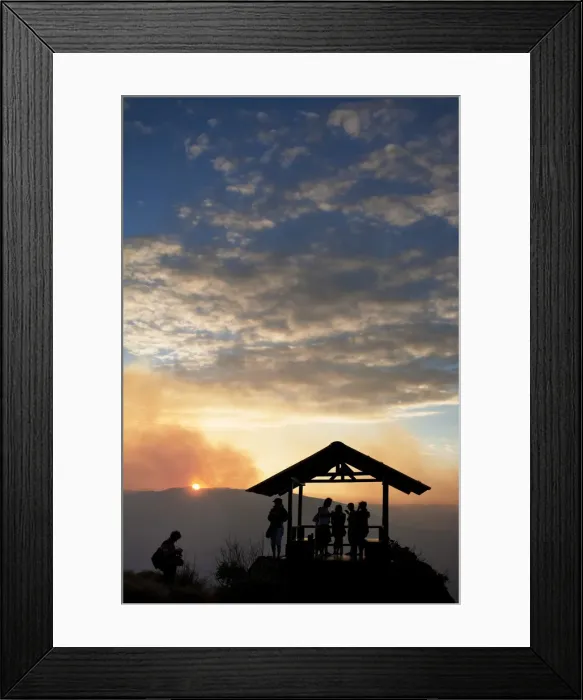 Framed Print : Nicaragua, Masaya, Park National Volcan Masaya, Santiago crater, Tourists view volcanic Framed Print : Nicaragua, Masaya, Park National Volcan Masaya, Santiago crater, Tourists view volcanic