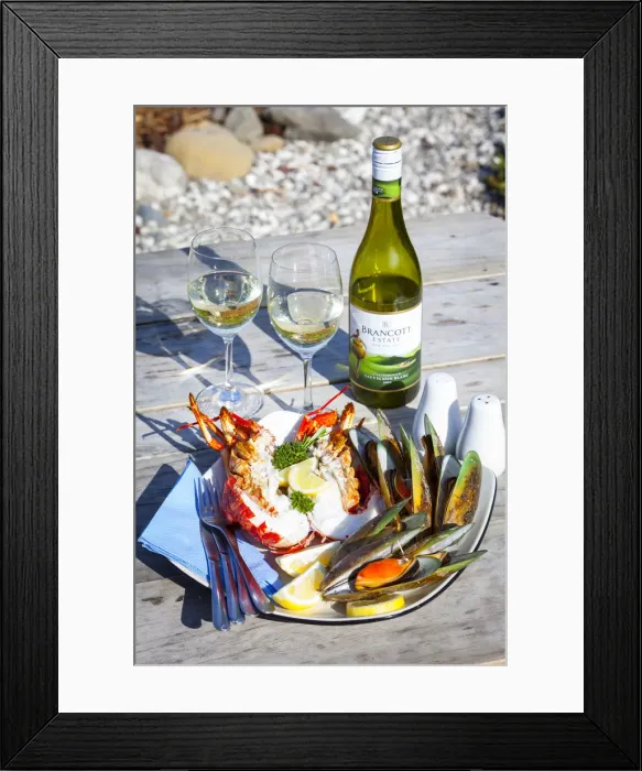 Framed Print : Crayfish, mussels & Marlborough Sauvignon Blanc, Kaikoura, South Island, New Zealand Framed Print : Crayfish, mussels & Marlborough Sauvignon Blanc, Kaikoura, South Island, New Zealand