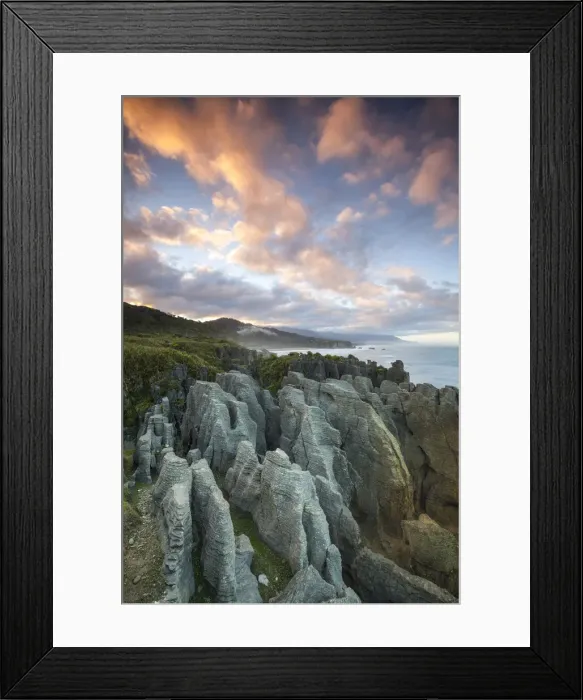 Framed Print : The coast at Punakaiki, West Coast, South Island, New Zealand Framed Print : The coast at Punakaiki, West Coast, South Island, New Zealand