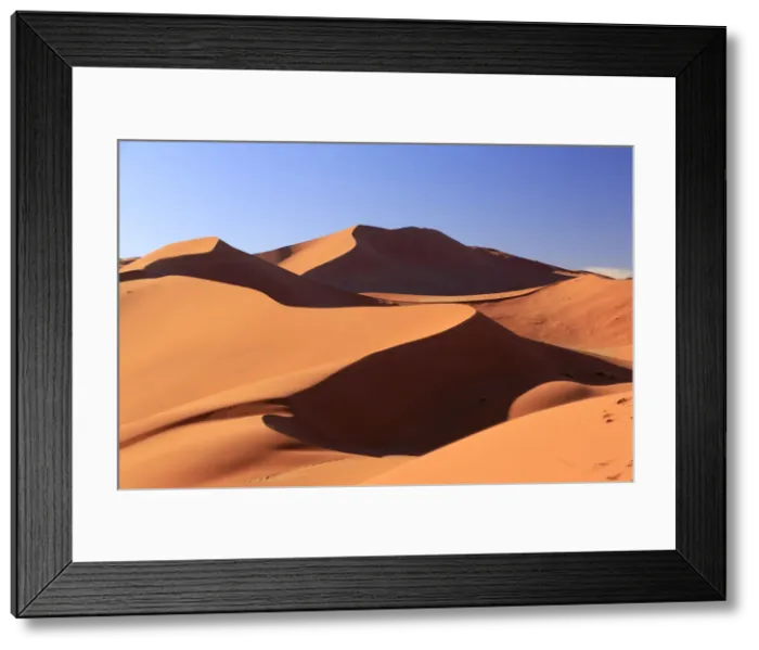 Framed Print : Namibia, Namib Naukluft National Park, Sossussvlei Sand Dunes Framed Print : Namibia, Namib Naukluft National Park, Sossussvlei Sand Dunes