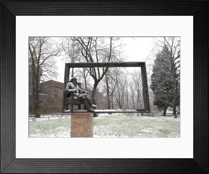 Framed Print : Snow Covered Statue of Polish Painter Jan Matejko, Krakow, Poland, Europe Framed Print : Snow Covered Statue of Polish Painter Jan Matejko, Krakow, Poland, Europe