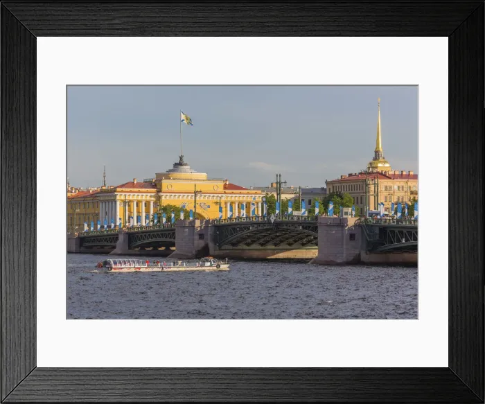 Framed Print : Palace bridge over Neva river, Saint Petersburg, Russia Framed Print : Palace bridge over Neva river, Saint Petersburg, Russia