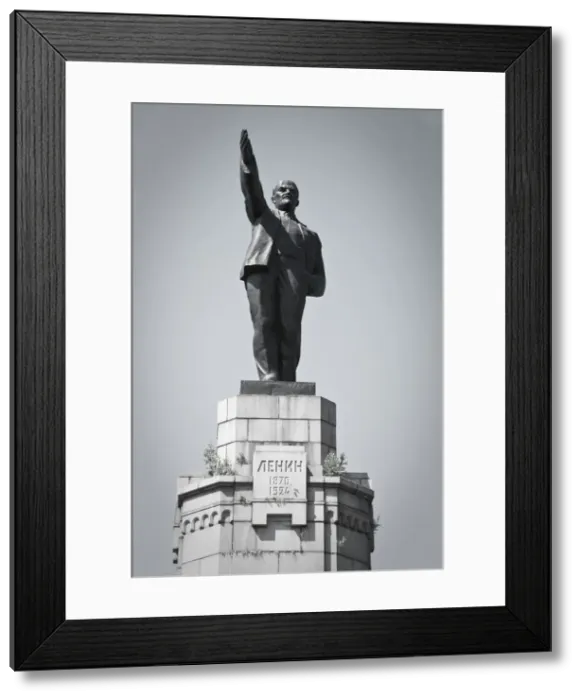 Framed Print : Russia, The Golden Ring, Kostroma, Lenin statue