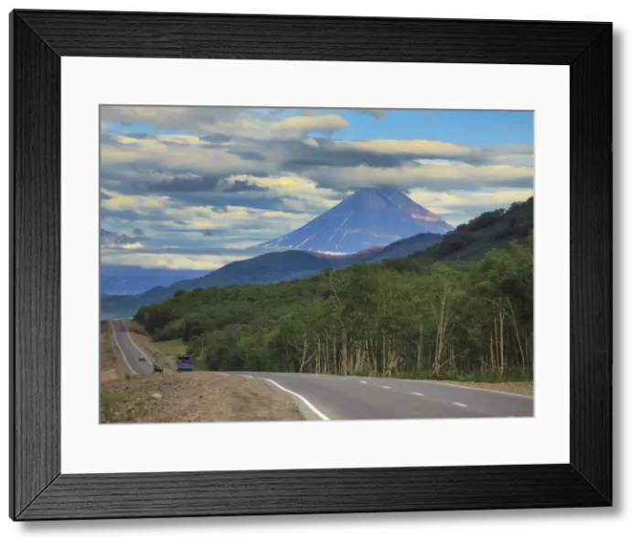 Framed Print : Koryaksky volcano (Koryakskaya Sopka), Kamchatka Peninsula, Russia Framed Print : Koryaksky volcano (Koryakskaya Sopka), Kamchatka Peninsula, Russia