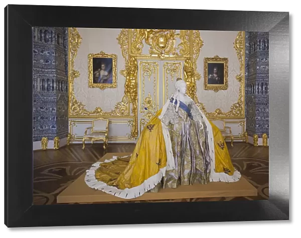 Russia, St. Petersburg, Pushkin-Tsarskoye Selo, Catherine Palace, Ball Gown of Czarina