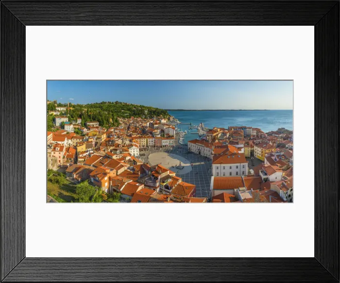 Framed Print : Slovenia, Primorska, Piran, Old Town, Tartinijev trg (Tartini Square)