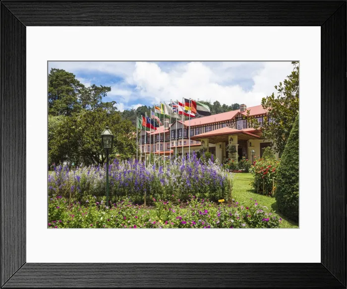 Framed Print : Sri Lanka, Nuwara Eliya, The Grand Hotel, The former residence of Sir Edward Barnes