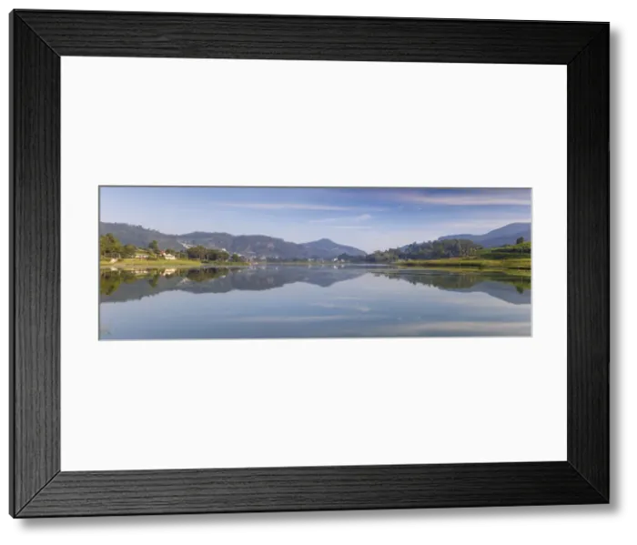 Framed Print : Sri Lanka, Nuwara Eliya, Gregory Lake