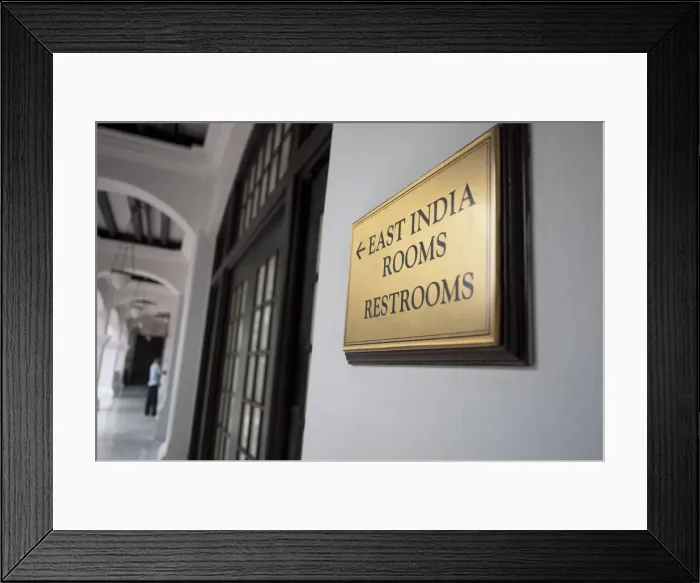 Framed Print : Raffles Hotel, Singapore Framed Print : Raffles Hotel, Singapore
