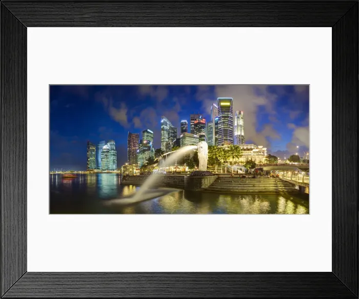 Framed Print : The Merlion Statue with the City Skyline in the background, Marina Bay, Singapore Framed Print : The Merlion Statue with the City Skyline in the background, Marina Bay, Singapore