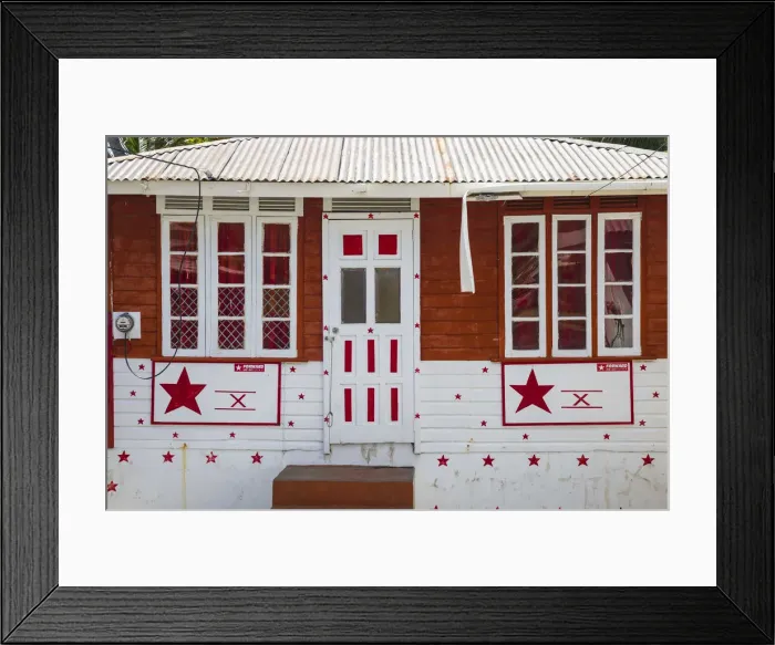 Framed Print : St Vincent and The Grenadines, Union Island, Ashton, Colourful hoiuse Framed Print : St Vincent and The Grenadines, Union Island, Ashton, Colourful hoiuse