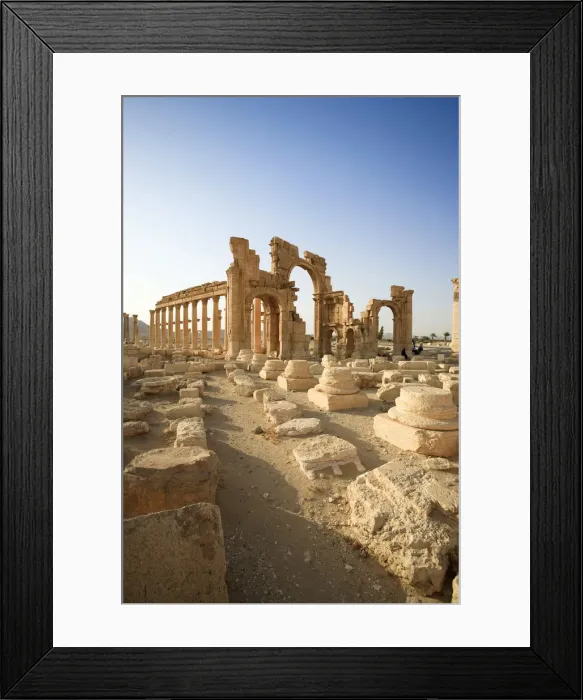 Framed Print : Syria, Palmyra ruins (UNESCO Site), Great Colonnade and Monumental Arch Framed Print : Syria, Palmyra ruins (UNESCO Site), Great Colonnade and Monumental Arch