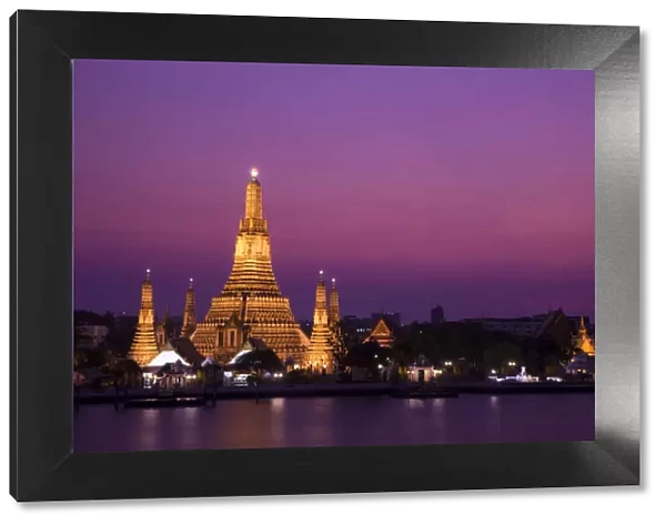 Thailand, Bangkok, Wat Arun and Chao Phraya River