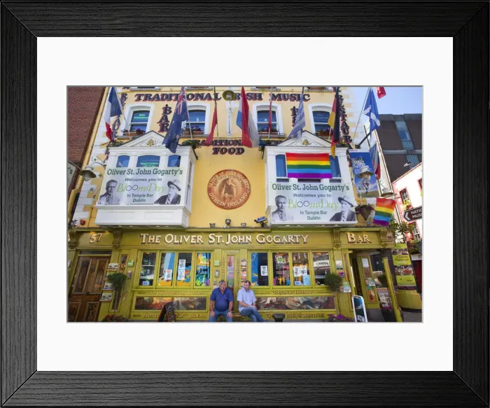 Framed Print : Republic of Ireland, Dublin, Pub Exterior in Temple Bar Area Framed Print : Republic of Ireland, Dublin, Pub Exterior in Temple Bar Area
