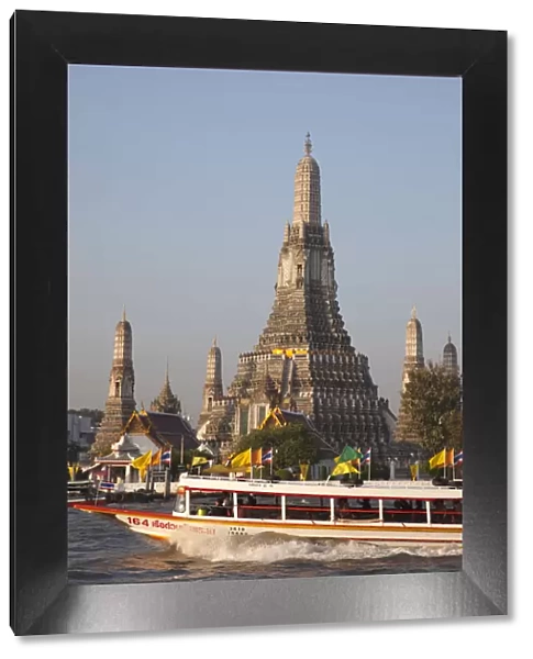Thailand, Bangkok, Wat Arun and Chao Praya River
