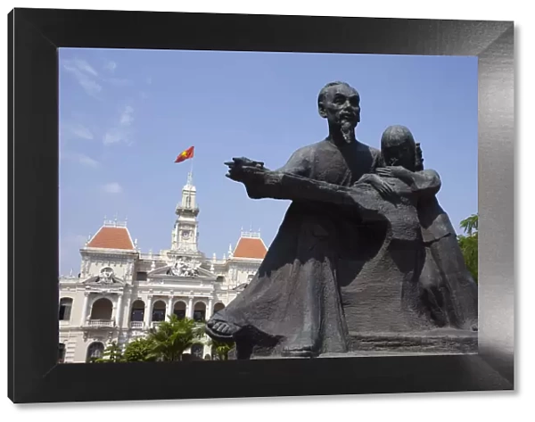 Vietnam, Ho Chi Minh City, Ho Chi Minh Statue and City Hall