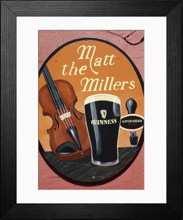 Framed Print : Republic of Ireland, Pub Sign Framed Print : Republic of Ireland, Pub Sign