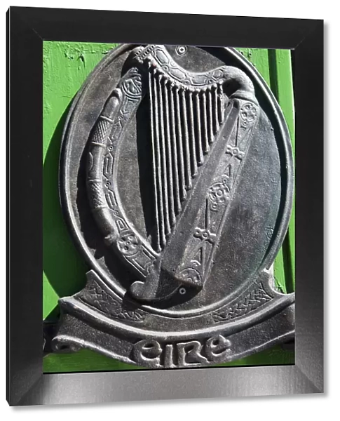 Republic of Ireland, Plaque depicting Irish Harp