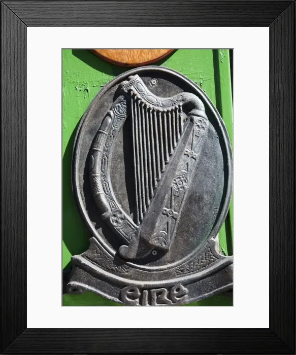 Framed Print : Republic of Ireland, Plaque depicting Irish Harp Framed Print : Republic of Ireland, Plaque depicting Irish Harp