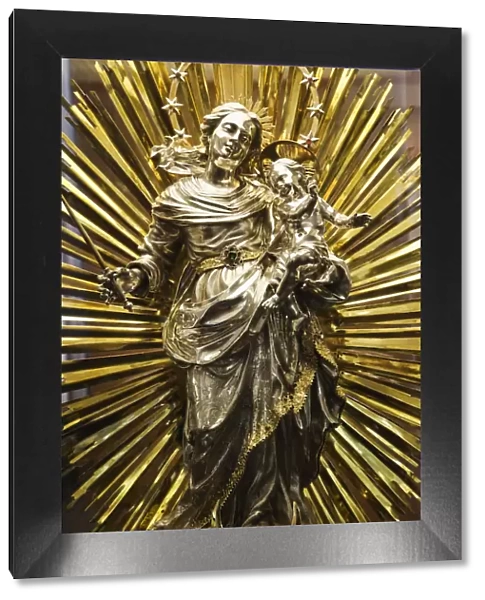 Germany, Trier, Trier Cathedral, Cathedral Treasury, Statue of Madonna and Child Jesus