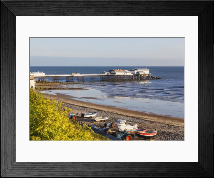 Framed Print : England, Norfolk, Cromer, Cromer Beach and Pier Framed Print : England, Norfolk, Cromer, Cromer Beach and Pier