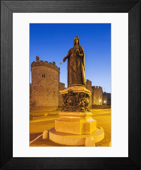 Framed Print : England, Berkshire, Windsor, Windsor Castle, Statue of Queen Victoria Framed Print : England, Berkshire, Windsor, Windsor Castle, Statue of Queen Victoria