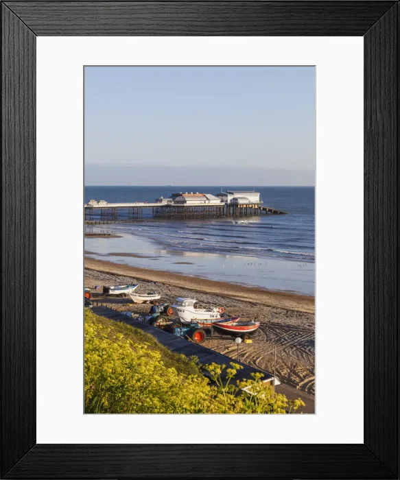 Framed Print : England, Norfolk, Cromer, Cromer Beach and Pier Framed Print : England, Norfolk, Cromer, Cromer Beach and Pier