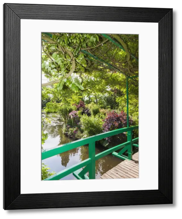 Framed Print : France, Normandy, Giverny, Monets Garden, The Water Lily Pond Framed Print : France, Normandy, Giverny, Monets Garden, The Water Lily Pond