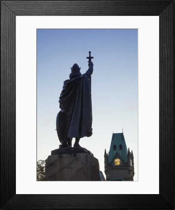 Framed Print : England, Hampshire, Winchester, King Alfred Statue Framed Print : England, Hampshire, Winchester, King Alfred Statue