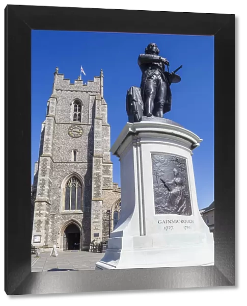 England, Suffolk, Sudbury, Thomas Gainsborough Statue and St. Peters Church
