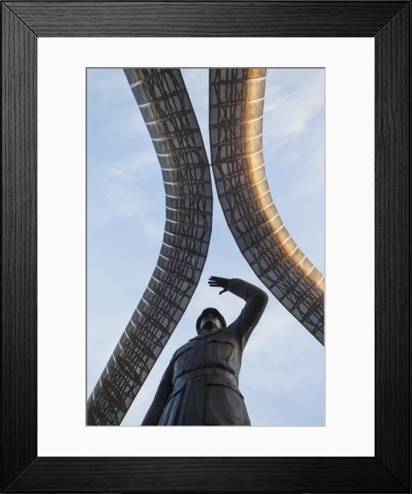 Framed Print : England, Warwickshire, Coventry, Sir Frank Whittle Statue and The Whittle Arches