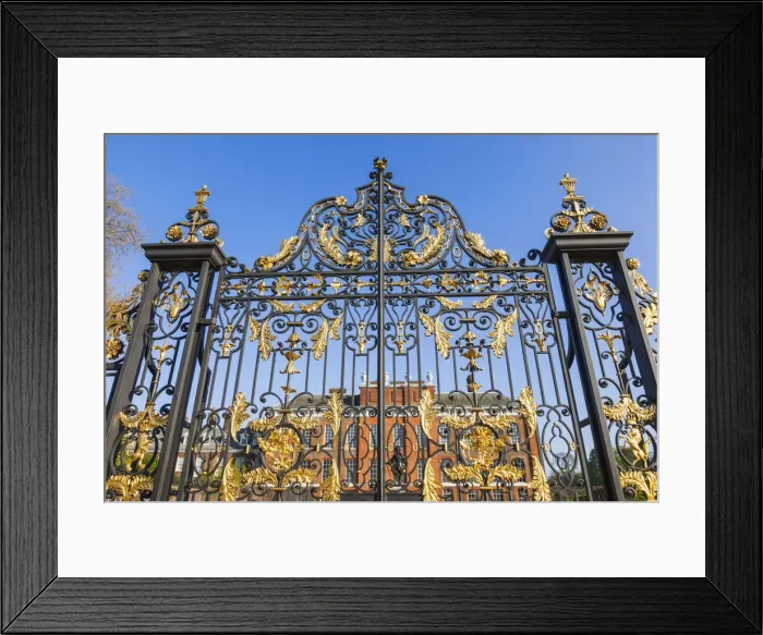 Framed Print : England, London, Kensington, Kensington Palace, Entrance Gates Framed Print : England, London, Kensington, Kensington Palace, Entrance Gates
