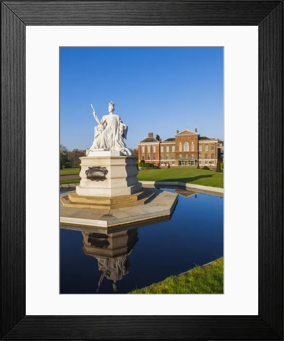 Framed Print : England, London, Kensington, Kensington Palace, The Sunken Garden Framed Print : England, London, Kensington, Kensington Palace, The Sunken Garden