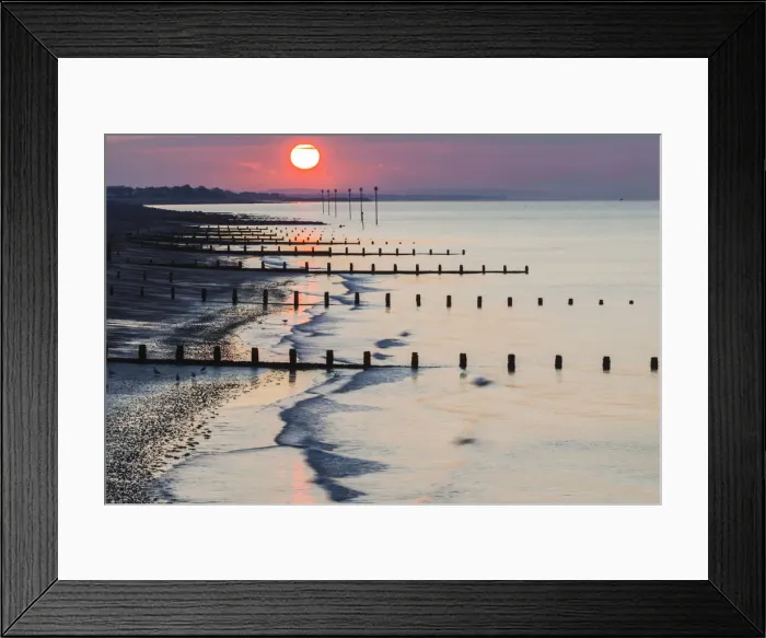 Framed Print : England, West Sussex, Bognor Regis, Sunrise over Bognor Regis Beach