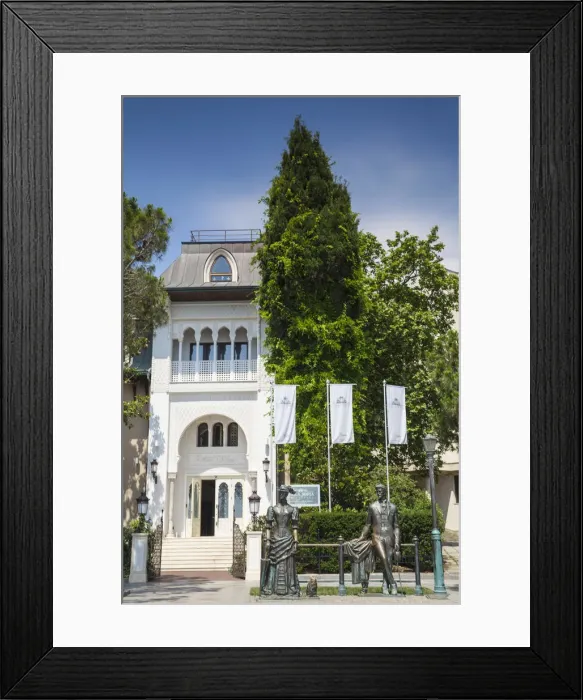 Framed Print : Ukraine, Crimea, Yalta, Statue of the Lady with the lap dog on Yalta embankment Framed Print : Ukraine, Crimea, Yalta, Statue of the Lady with the lap dog on Yalta embankment