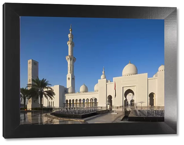 UAE, Abu Dhabi, Sheikh Zayed bin Sultan Mosque, exterior