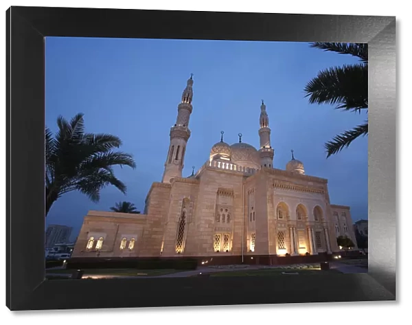 United Arab Emirates, Dubai, Jumeirah Mosque at dusk
