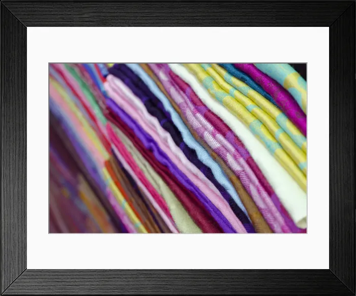 Framed Print : UAE, Dubai, Bur Dubai, Bur Dubai Souq Framed Print : UAE, Dubai, Bur Dubai, Bur Dubai Souq