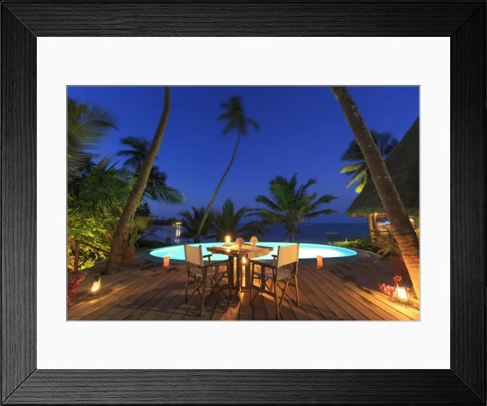 Framed Print : Tanzania. Zanzibar, Kigomani, table for private dinner set at the edge of infinity Framed Print : Tanzania. Zanzibar, Kigomani, table for private dinner set at the edge of infinity