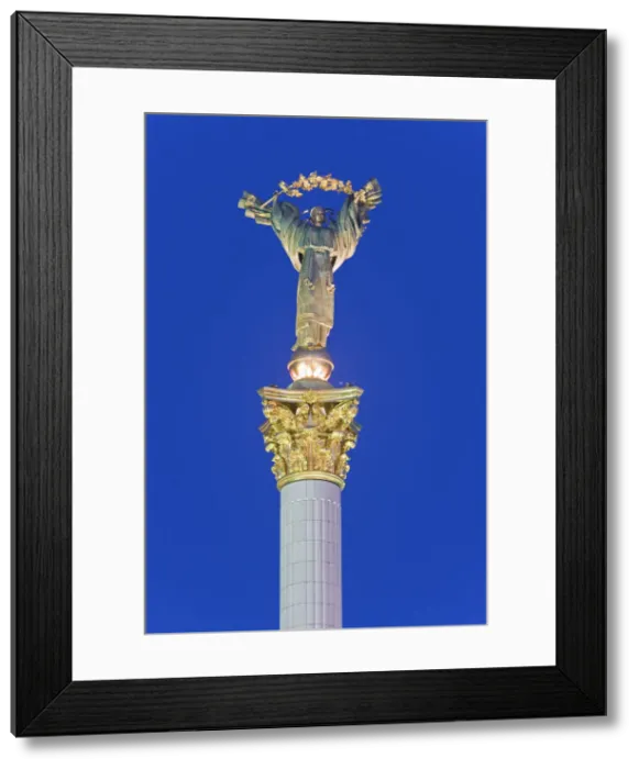 Framed Print : Maidan Maydan Nezalezhnosti statue, Independence Square, Kiev, Ukraine