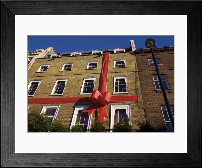 Framed Print : Christmas decorations, London, England, UK Framed Print : Christmas decorations, London, England, UK