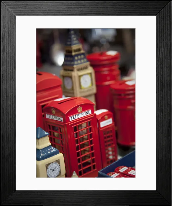 Framed Print : Souvenirs, London, England Framed Print : Souvenirs, London, England