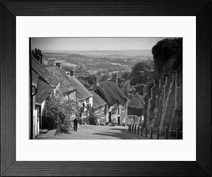 Framed Print : UK, England, Dorset, Shaftesbury, Gold Hill Framed Print : UK, England, Dorset, Shaftesbury, Gold Hill